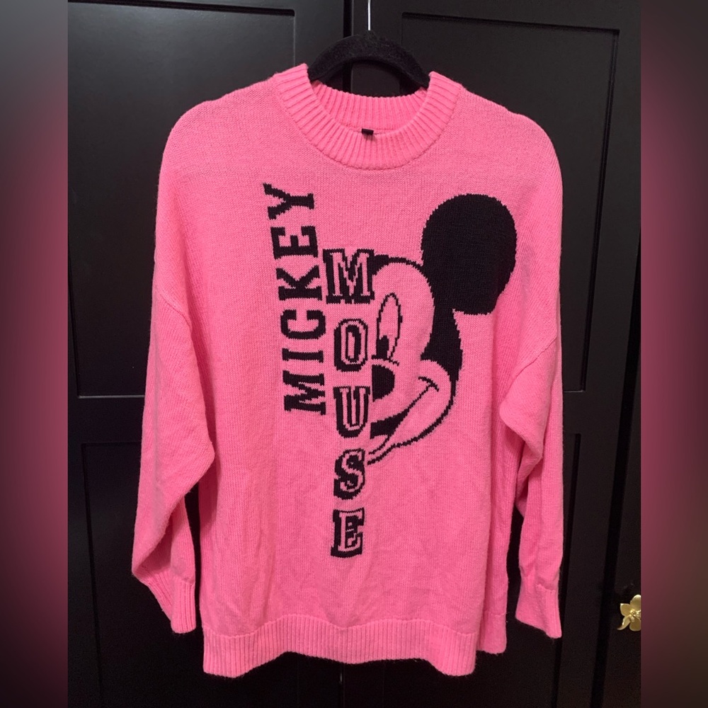 H&M,Disney,Pink,Mickey Mouse,Sweater,size medium,cute,women’s